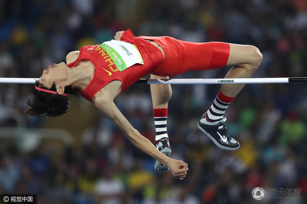 大冷门!张国伟仅跳2米22 无缘男子跳高决赛_1
