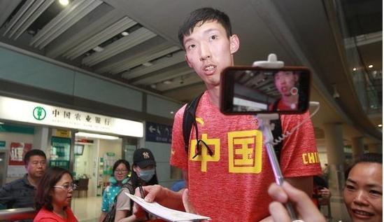 中国男篮队员周琦:给自己奥运的表现打6分 _1