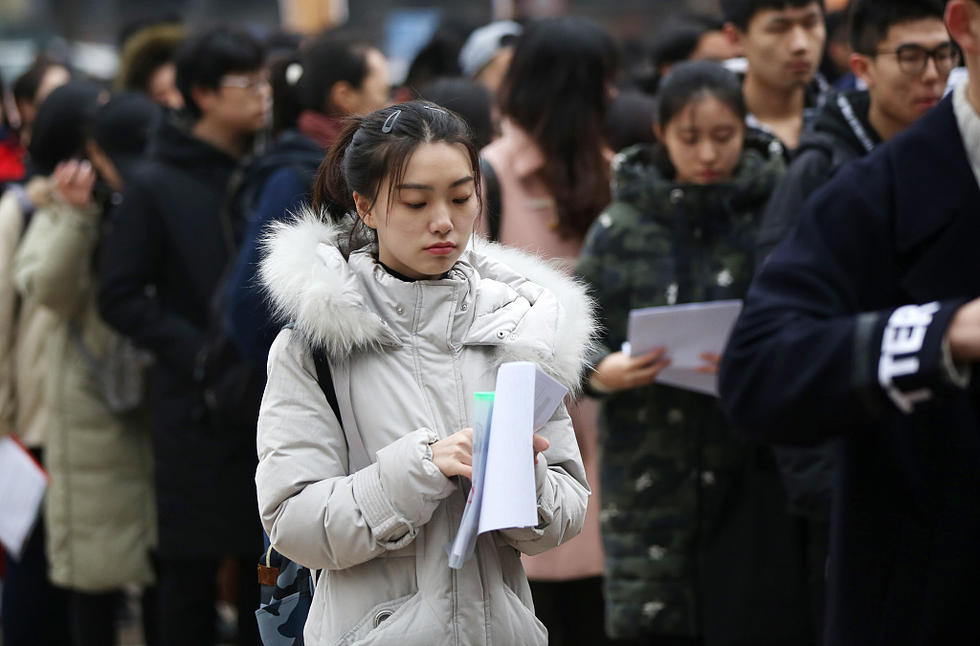 北京电影学院2018年艺考初试开考 表演学院帅哥美女云集