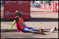 高清：法拉赫刷新马拉松英国国家纪录 赛后累倒躺地