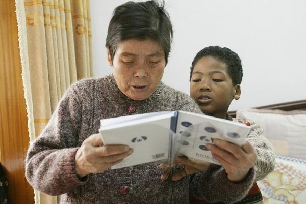 人口普查抱养黑人黑户_人口普查
