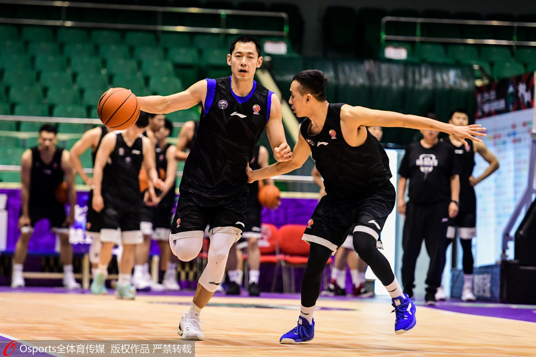 多支球队争夺季后赛名额形势紧张