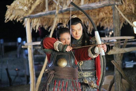 《<em>巾帼大将军</em>》陈思成变弓箭手 贴身指导江若