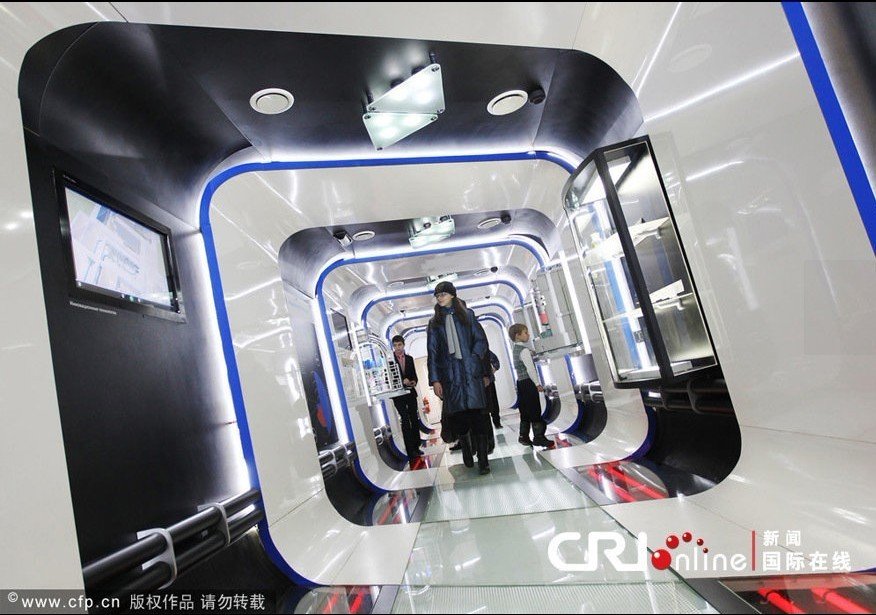 俄罗斯展出新型概念火车模型:车厢前卫科幻