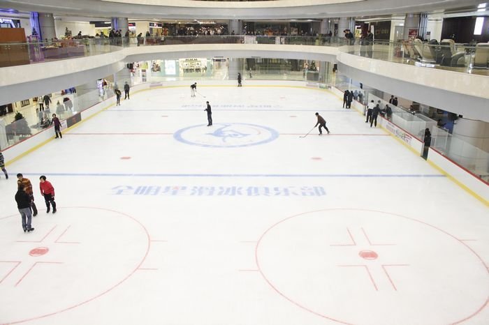 武汉将现首个真冰滑冰场(组图)
