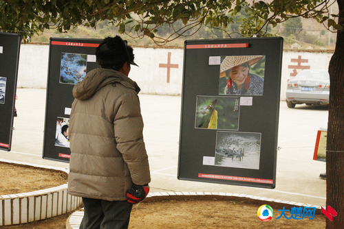 镜头诠释下新魅力 黄梅举办首届雷池摄影展