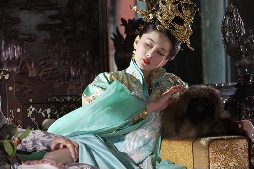 《龙门飞甲》中,宅男女神"张馨予在片中饰演皇上最为宠爱的"万贵妃"