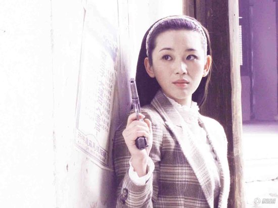 《黑狐》北京热播 气质演员章雯淇质感剧照曝