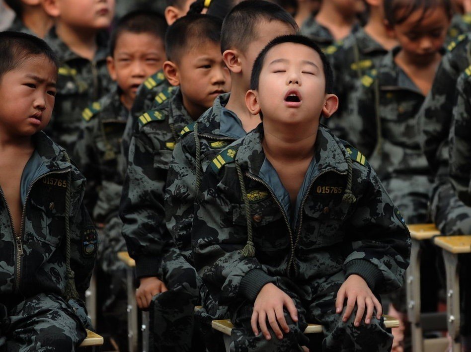 高清:从军训看中韩小学生差别