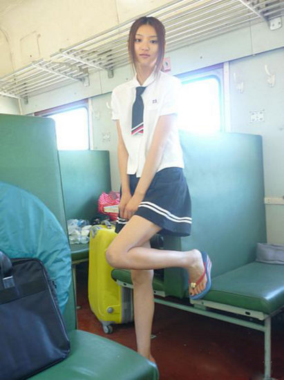 <em>火车妹子</em>正面照曝光,真纯 - 玩家交流 - 390gam