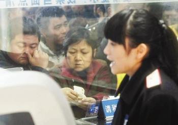 组图:最美90后售票员+春节不能回湖北过年了
