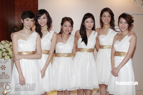 李思欣与范振锋办<em>婚礼</em> 钟嘉欣做伴娘避谈恋情