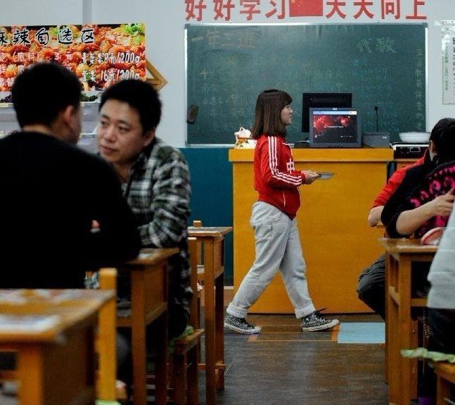 沈阳80后教室主题餐厅