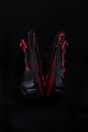 组图:匹克巴蒂尔六代创意篮球鞋之躲猫猫-巴蒂