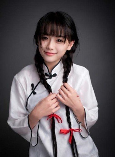 南笙姑娘走红 南笙姑娘真实素颜照见光死-捕风