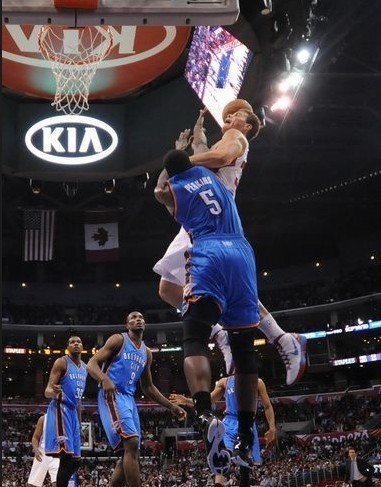 格里芬爆扣精选:狂辱帕金斯 扣篮大赛飞汽车 -