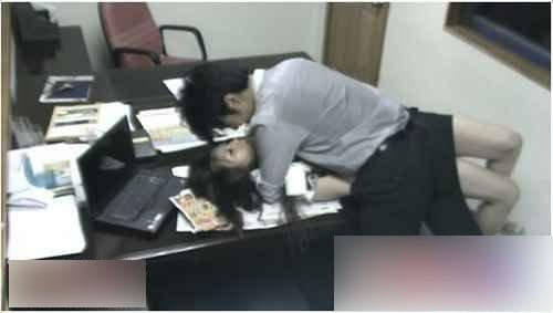 <em>性感</em>女白领办公室内偷情激情视频曝光_大渝网