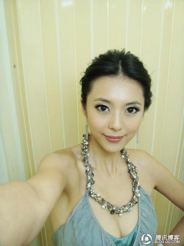 第一黄金比例 美女爆红网络 曾在武汉上学(图)