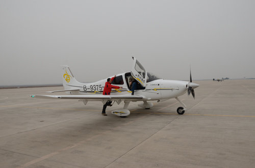 试驾美国西锐sr22图记