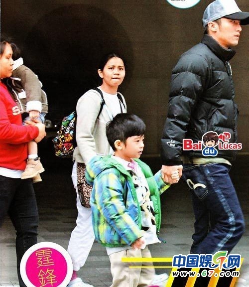 组图:谢霆锋溺爱儿子出门即抱带Lucas<em>剪头发</em>_