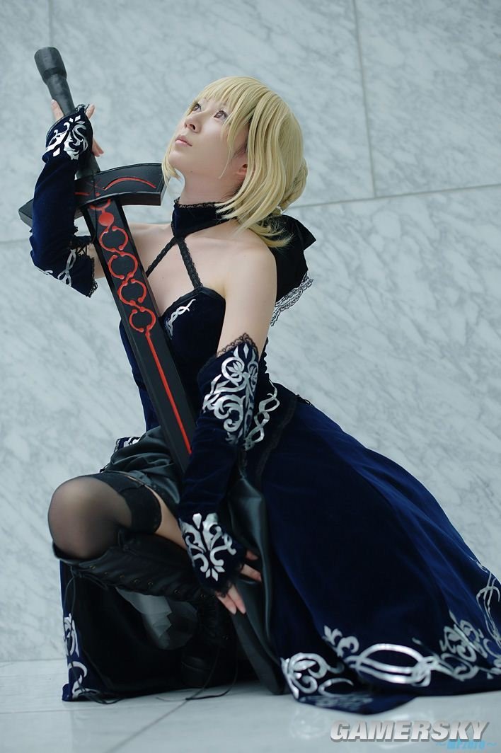 《命运长夜》saber黑化版cosplay欣赏