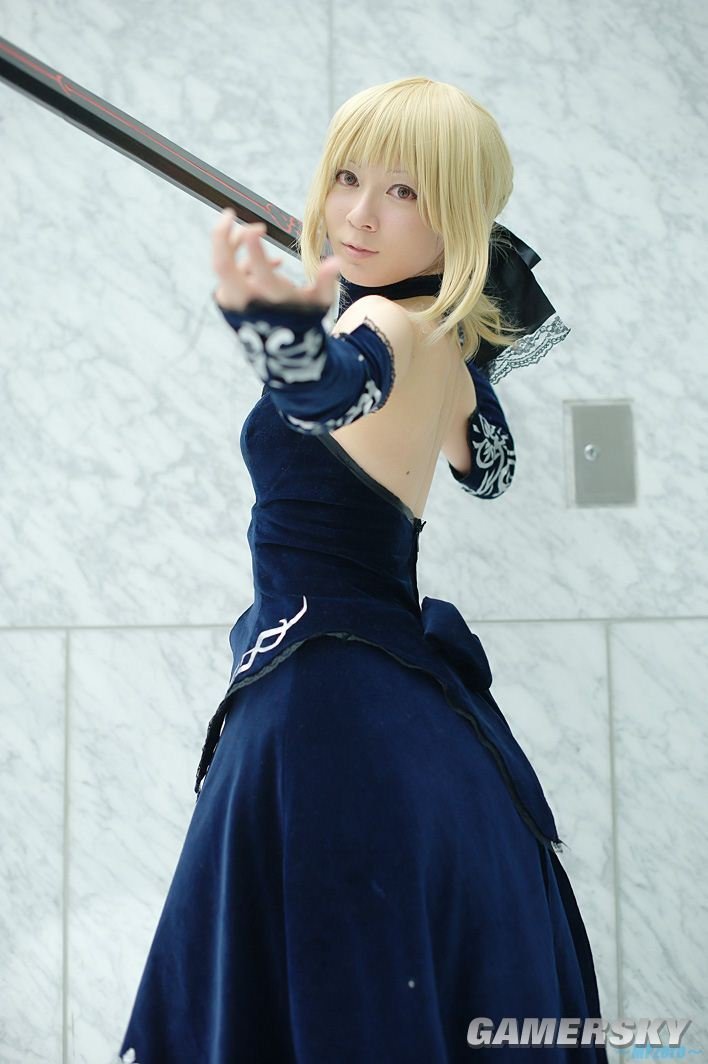 《命运长夜》saber黑化版cosplay欣赏