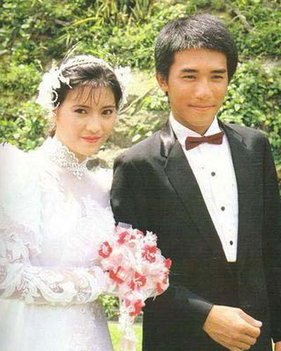 组图:蓝洁瑛满头白发酒吧叫骂 现场图遭曝光-蓝