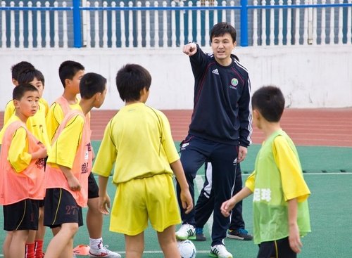 中国足球基层教练现状 学校无编制周末无休息