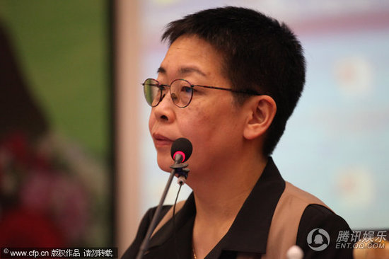 <em>央视</em>名嘴<em>张越</em>呼吁保护动物 与市民畅谈活熊取