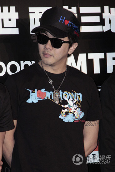 美猴王之父为潮牌站台 周杰伦被赞比林志玲潮