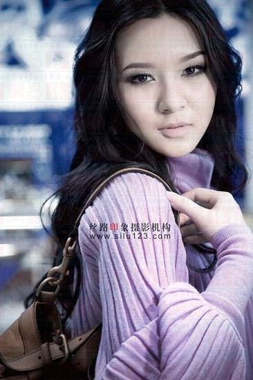 组图:阿联前女友李亚红透视装走秀斗艳刘璇-前