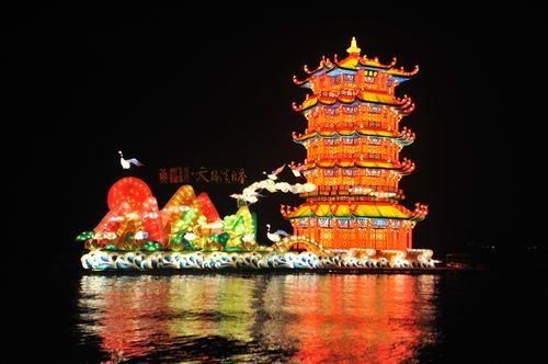 东湖灯会璀璨开幕 "黄鹤楼"灯组创造吉尼斯纪录_大楚网_腾讯网