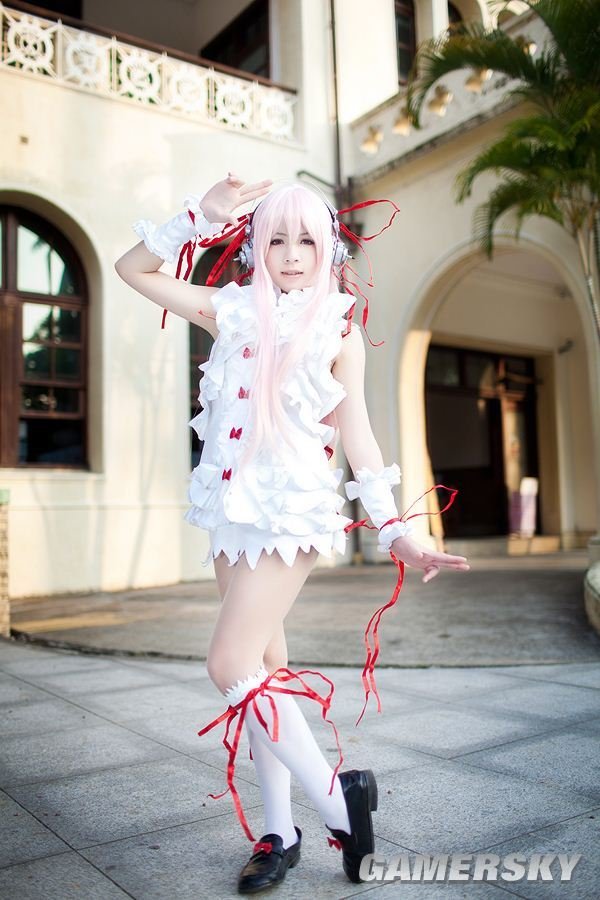 东方网-东方游戏-以前的护士装弱爆了!看日本妹