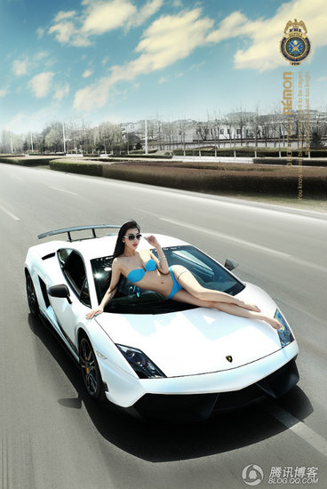 组图:金美辛超级跑车<em>写真</em> 蓝色比基尼秀双峰-一