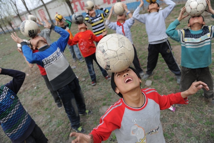 山西乡村小学足球队