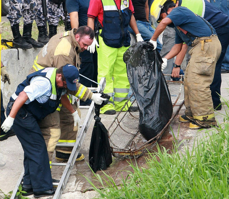 组图:墨西哥两名记者遭肢解并弃尸下水道