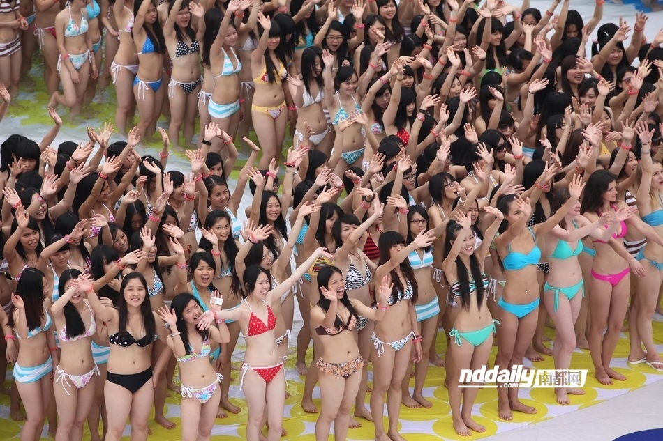 组图:<em>广州</em>比基尼小姐比赛 90后<em>学生妹</em>登台_新