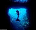 现实“美人鱼”深海潜水