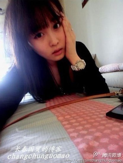 【曝光】<em>赵本山小女儿</em>近照流出,星相十足样貌