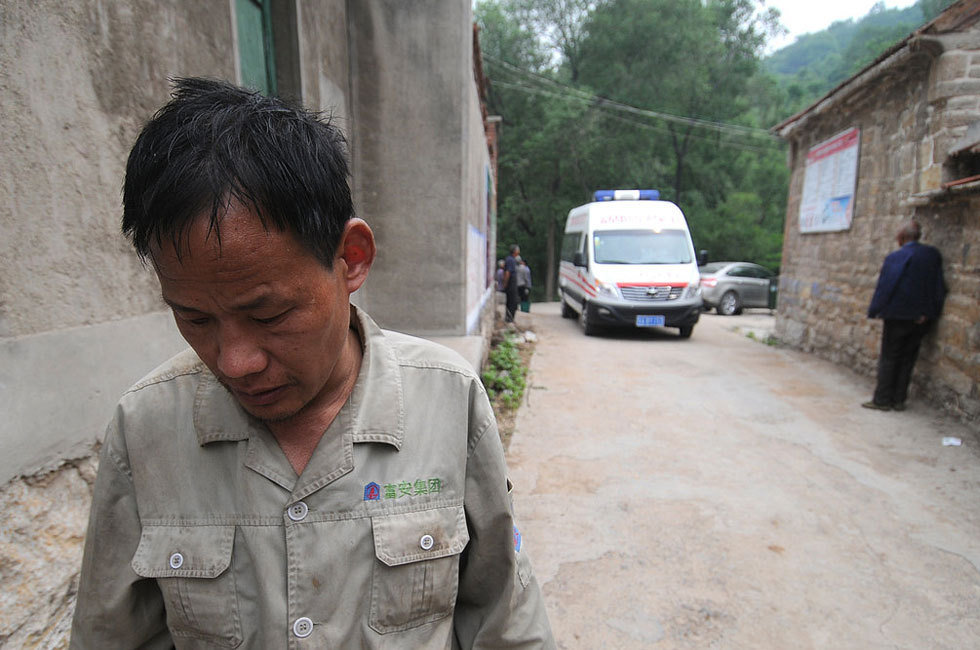 高清:济南<em>隐居深山</em>20年<em>野人</em><em>兄妹</em>下山 - jinglu