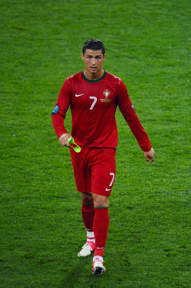 秀球技,还是秀发型+?