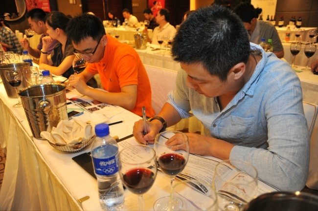 法国葡萄酒培训课在汉悄然开班