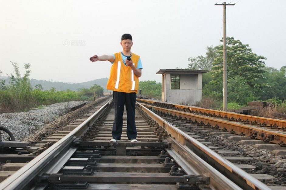[社会万象]中国人的一天:铁路信号工(转载)