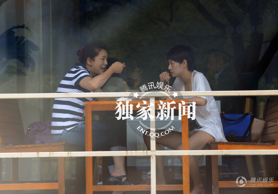 高清:江珊约见<em>马伊琍</em>开心大笑 两女星成闺蜜-燕