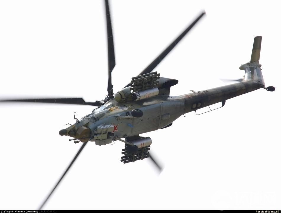 [军情观察]米28满挂武器空中显英姿(转载)