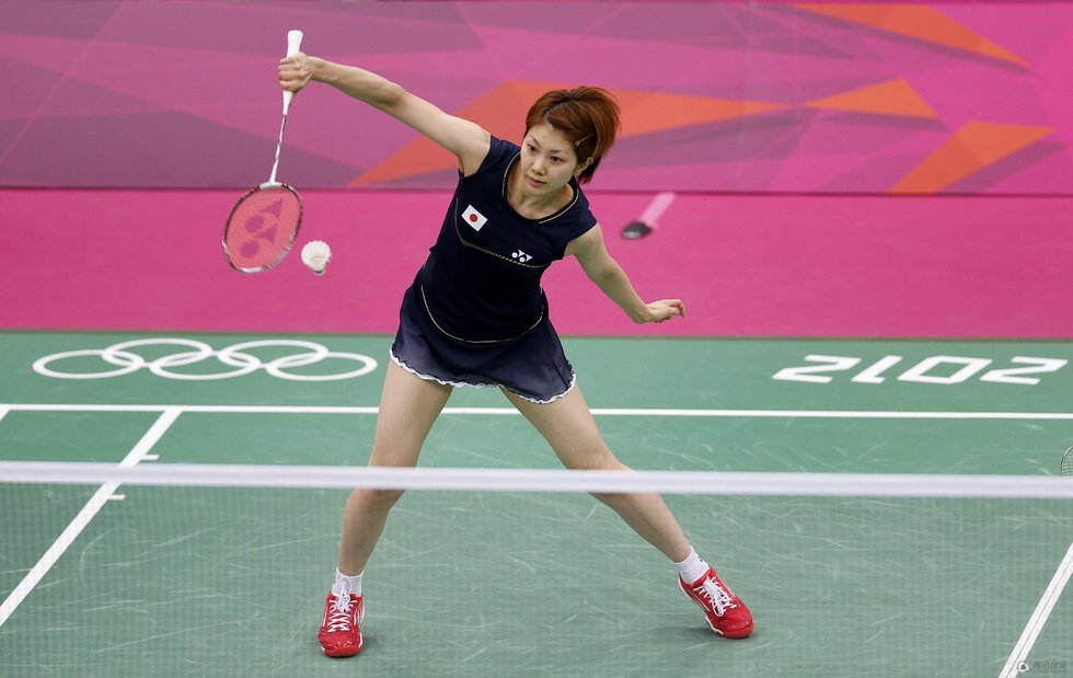 高清:日本<em>羽球</em>美女潮田玲子赛场裙角飞扬-<em>羽毛球</em>