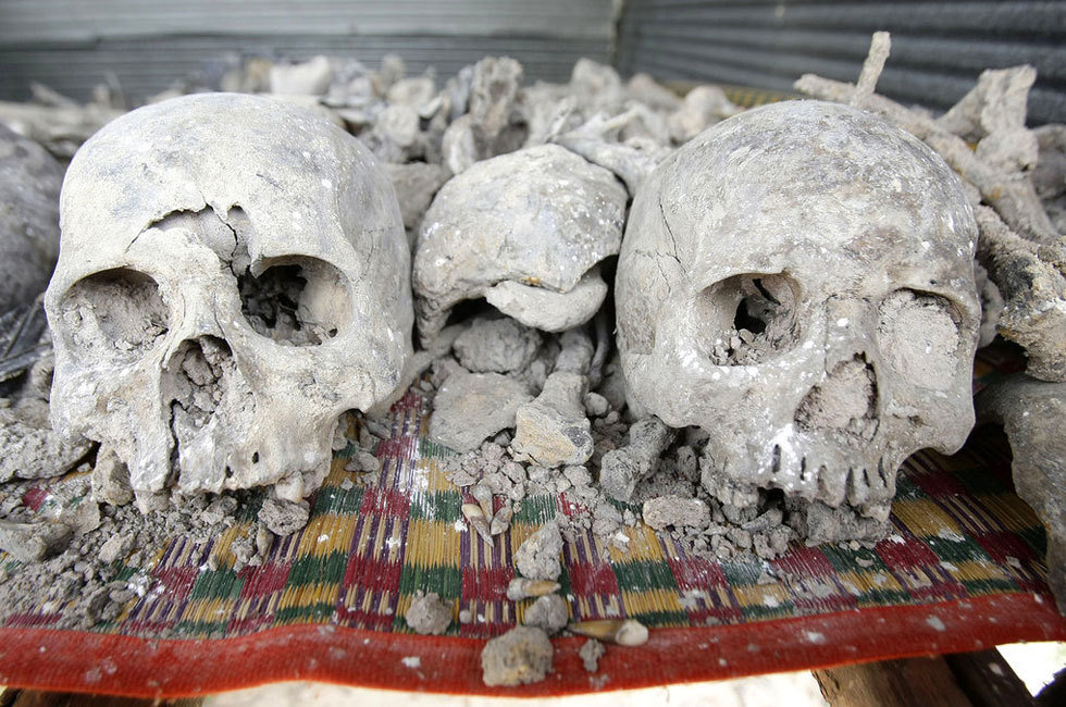组图:柬埔寨发现疑似红色高棉时期乱葬坑