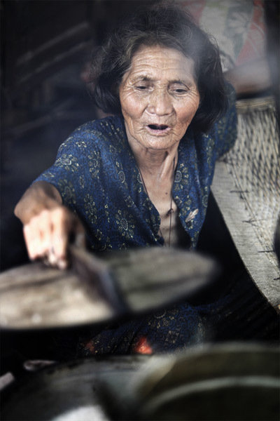 《活着》：脆弱的空