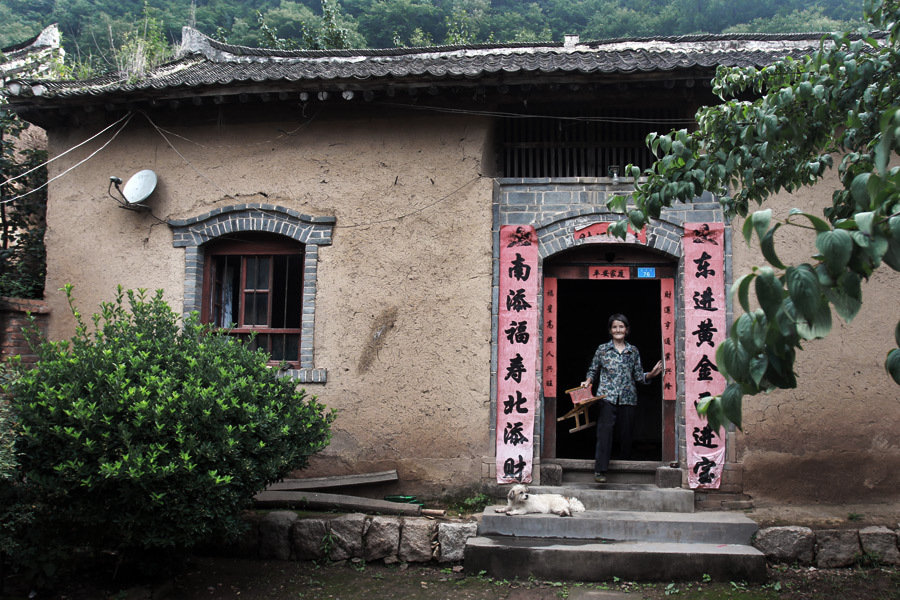 《活着》：脆弱的空