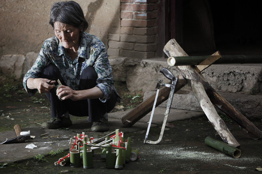 《活着》：脆弱的空